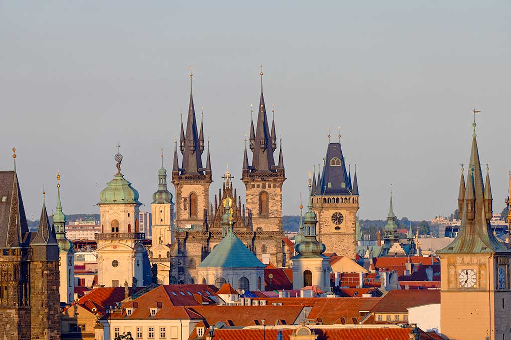 Photographing the Týn Church Spires and Astronomical Clock in the Perfect Light