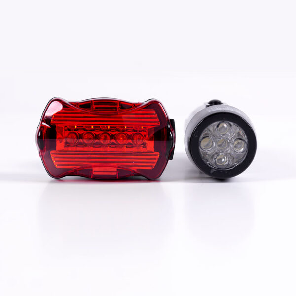 Farol Traseiro LED para Bicicleta 2 Neve+Instantâneo - Image 2