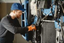 Ustalar və xidmətlər