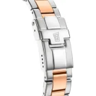 Relógio Festina Boyfriend F20605/1 para mulher com mostrador em madrepérola, cristais Swarovski, caixa de 38,1 mm e bracelete metálica.