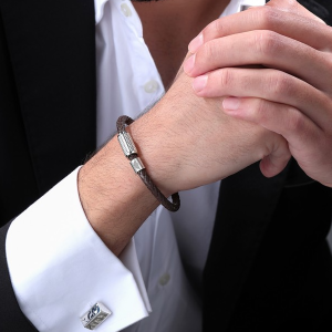 PULSEIRA POLICE, AÇO