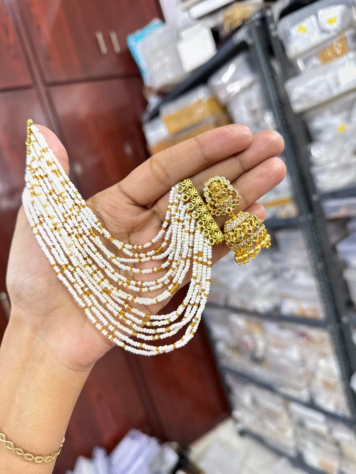 Coconut shell pendant set with earrings