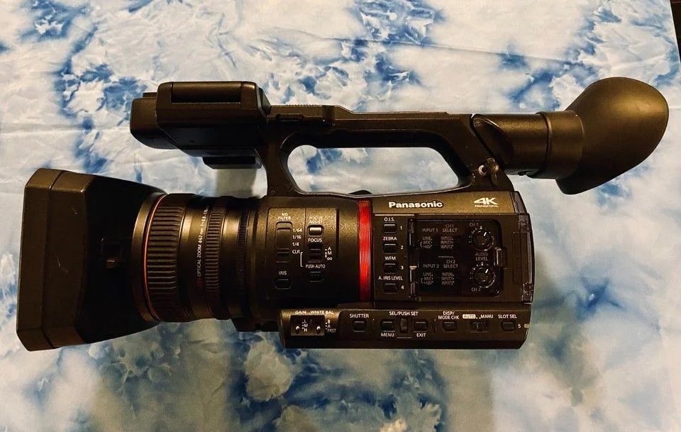 Canon -  camcorder 2.2MP MiniDV