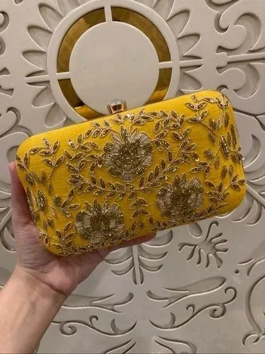LADIES EMB CLUTCHES