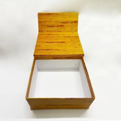 One-piece foldable high-end gift box