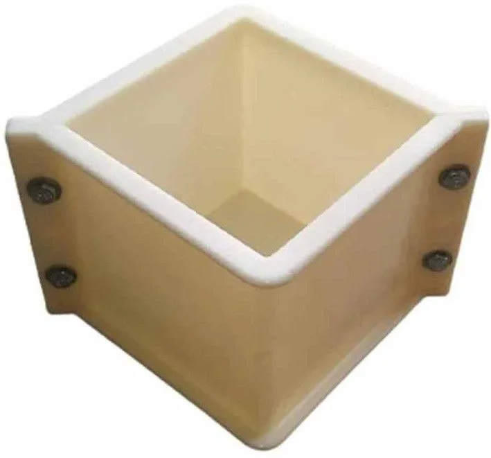 Plastic injection mould