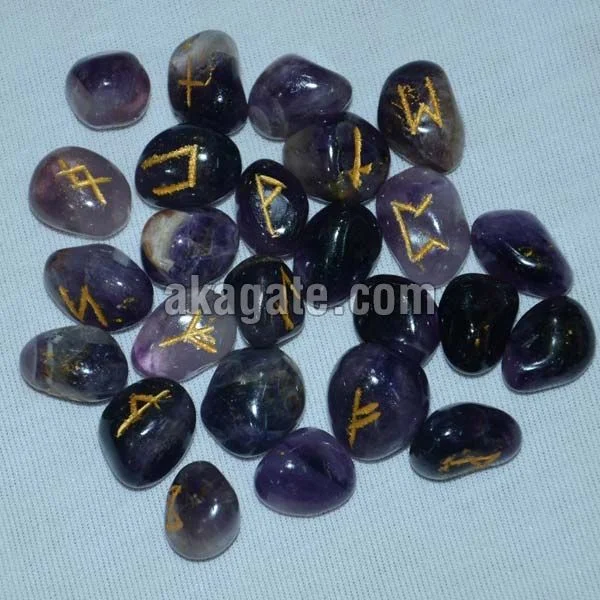 Watermarked Unpolished Spotted White Pebbles