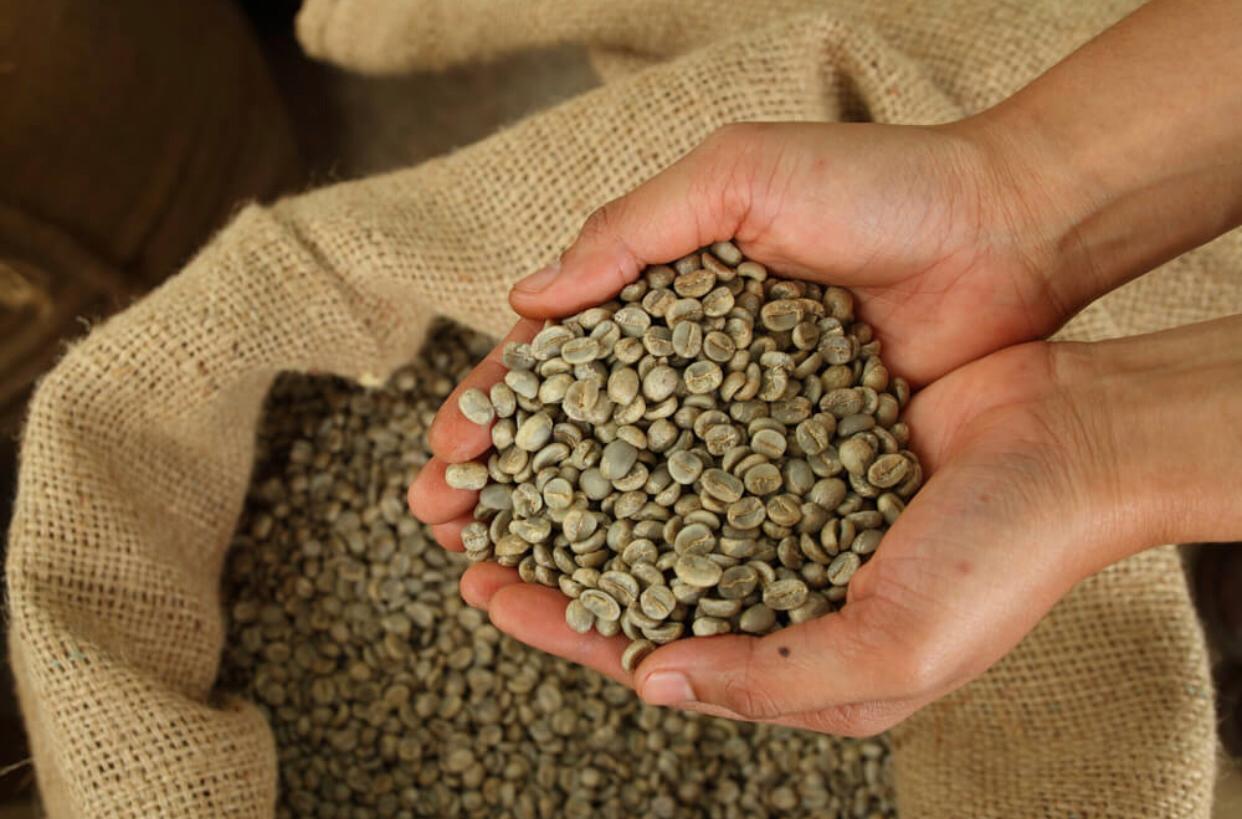 Robusta and Arabica cooffebeans