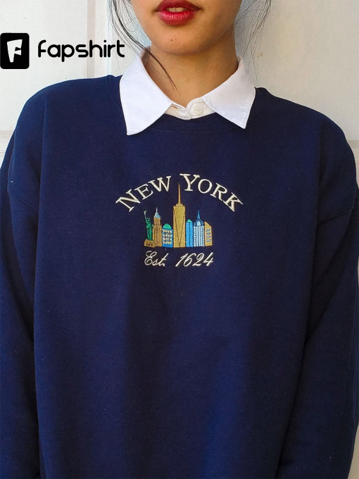 New York Skyline Embroidered Unisex Crewneck Sweatshirt, Vintage Inspired Pullover, NY City Hoodie, Statue of Liberty, Sweater, Souvenir