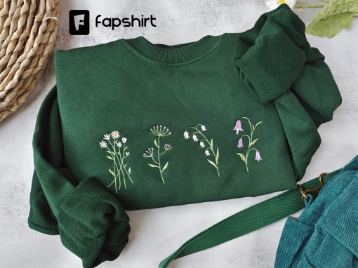 Cute Wildflowers embroidered crewneck-Dark green daisy sweatshirt-Floral embroidered sweatshirt-Gifts for her