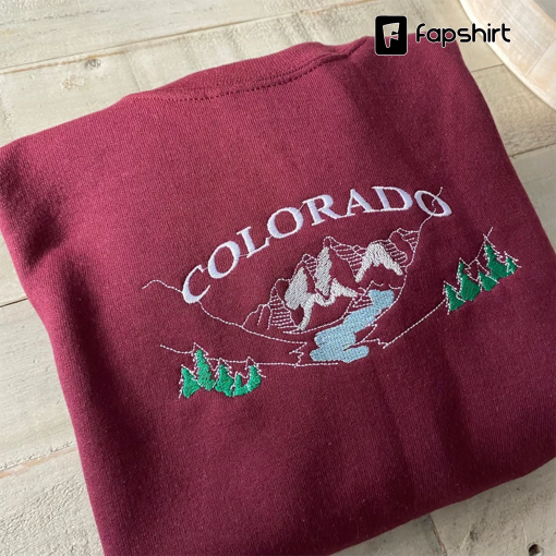 Colorado Embroidered Sweatshirt, Colorado vintage sweatshirt, Colorado Mountain Sweatshirt