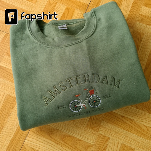 Amsterdam Netherland Embroidered Sweatshirt, Vintage Crewneck, 90s inspired Sweatshirt, Gift for her, Vintage Oversize Jumper, Unisex Jumper