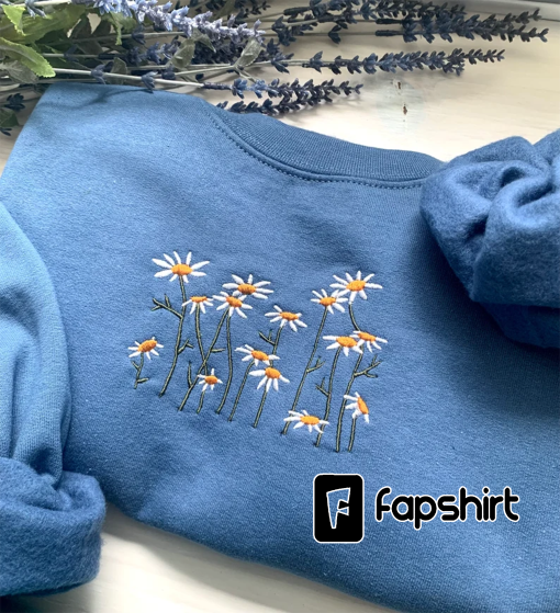 Embroidered Daisy Crewneck Sweatshirt