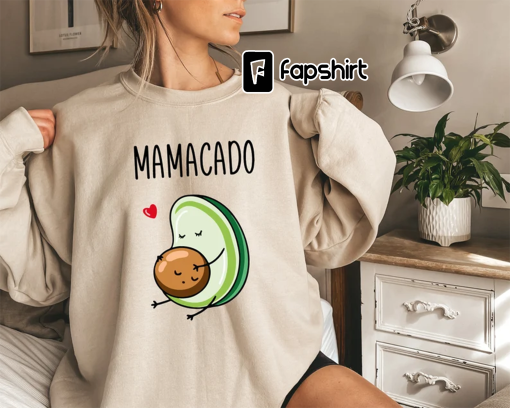 Mamacado Sweatshirt, Baby Announcement Shirt, New Mom Gift, Pregnancy Reveal Shirt, Maternity Shirts, Baby Shower Gift, Pregnancy Gift