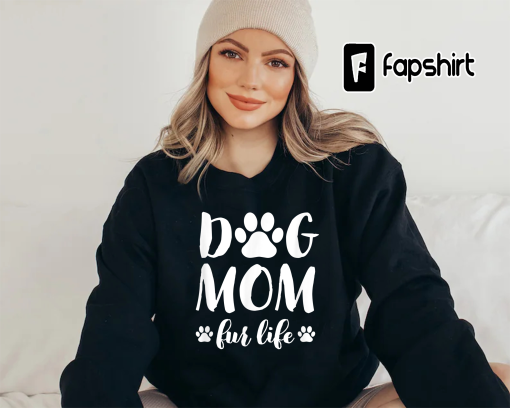 Cats and Dogs Mom Mother’s Day Puppy Pets Animals Lover T-Shirt