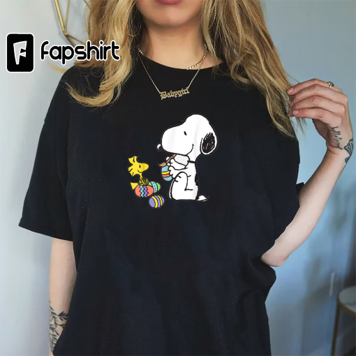 Peanuts Snoopy Easter egg T-Shirt