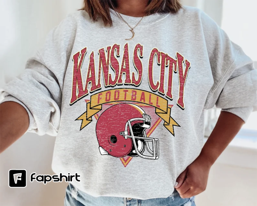 Kansas City Football Helmet Retro Distressed, Vintage Style Sweatshirt, Unisex T-shirt, Game Day Shirt, Patrick Mahomes, Travis Kelce