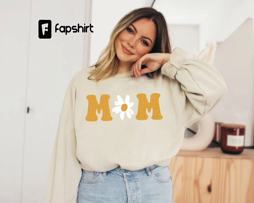 Mama Sweatshirt, Retro Mama Shirt, Boho Daisy Mama Crewneck Pullover, Mothers Day Gift, Gift For Mom, New Mama Gifts,Mama Outfit Loungewear