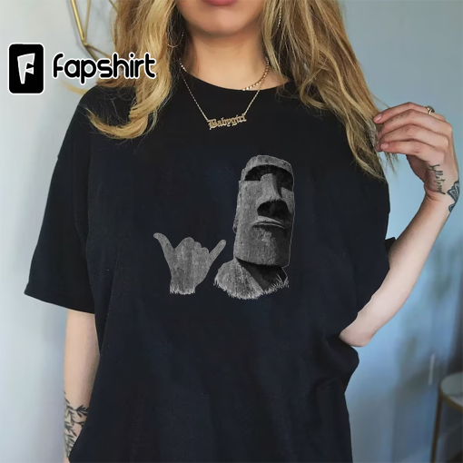 Funny Easter Island Rapa Nui Moai Statue Surfer Shaka Sign Raglan Baseball Tee