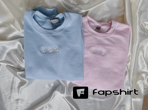 Embroidered Daisy Sweatshirt l Minimalist Daisy Crewneck