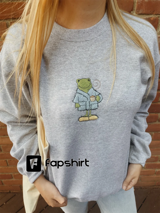 Embroidered Frog Crewneck l Comfy Frog Sweatshirt