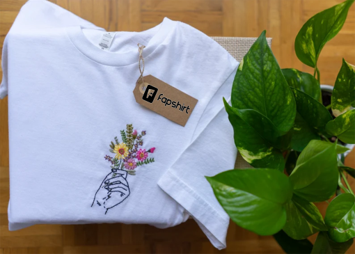 Hand-embroidered t-shirt/ Customized T-Shirt / Made in Italy / Flower’s T-shirt / Embroidered tshirt