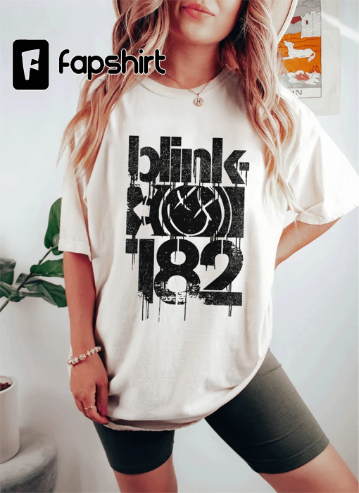 Blin-k Smi-ley Fa-ce 182 T-Shirt Bl-ink Rock Band Graphic 182 Sweatshirt Bli-nk Tour Rock Music B-link Gift 182 For Him Her