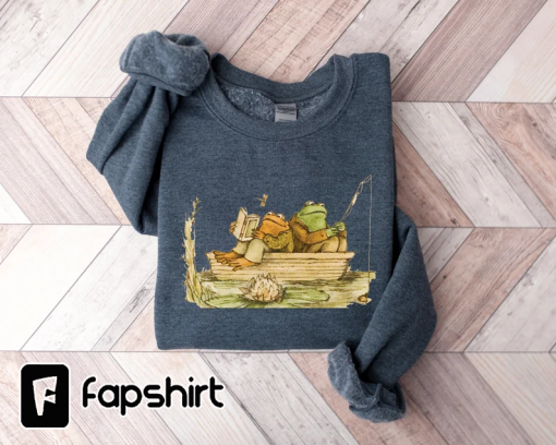 Frog And Toad Shirt,Vintage Classic Book Sweatshirt,Cottagecore Aesthetic,Frog Sweatshirt,Frog and Toad Tshirt,Book Lover Gift,Retro Frogs