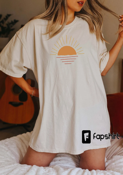 Comfort Colors Ocean Sun Tee Nature Graphic Tshirt Womens Shirt Summer Tee Sunrise Shirt For Women Beachy Tee Shirt Sunset Tee VSCO