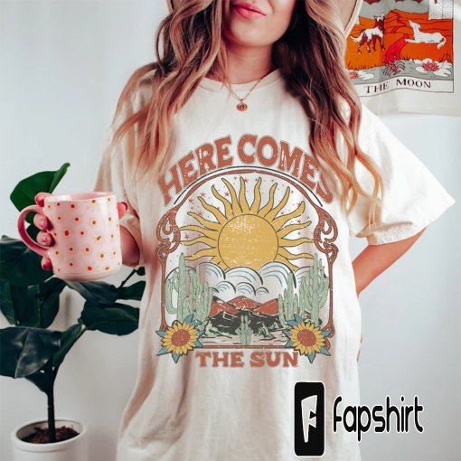 Here Comes the Sun Tee, Retro Style T-Shirt, Hippie Tee, Vintage Inspired Cotton T-shirt, Comfort Colors T-shirt, Oversized Tee