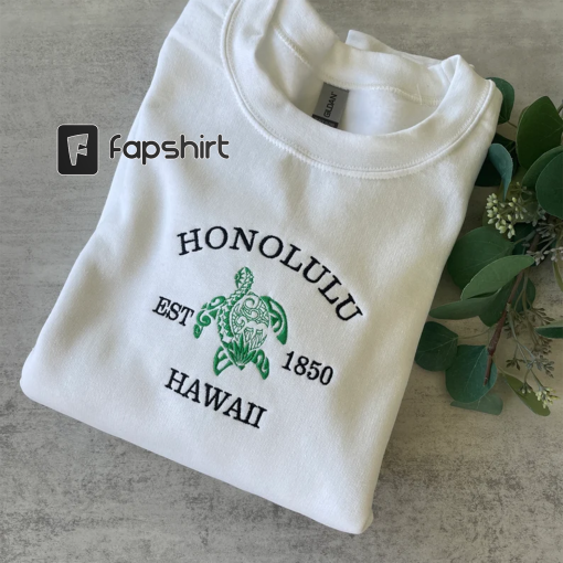 Embroidered Honolulu Hawaii Sweatshirt, Hawaii Hoodie, Crewneck Sweatshirt, Graphic Sweatshirt, Trendy Sweatshirt, Aesthetic Sweatshirt