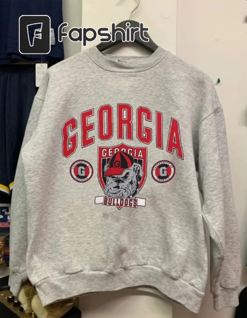 90s NCAA Georgia Bulldogs Crewneck Sweatshirt, University of Georgia Bulldogs Crewneck Sweater, Vintage 90’s NCAA Aesthetic Tee, Sweatshirt