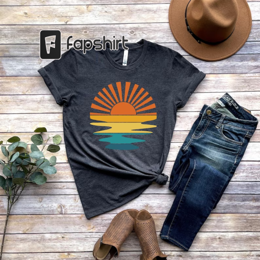 Retro Sunset Rays Wavy Shirt, Vintage Shirt, Retro Sunshine Shirt, Sun Rays Tee, Beachy Vibes Tee, Retro Summer Time , Sunset Tshirt