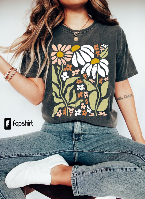 Comfort Colors Shirt, Flowers T-Shirt, Boho Wildflowers Floral Nature Shirt, Garment Dyed, Boho Shirts, Oversized Shirts, Wildflower Shirt