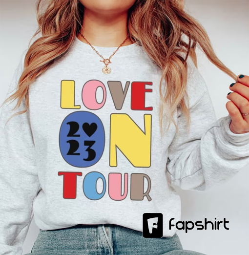 Retro Love On Tour 2023 Hoodie – Harry Tour 2023 Trendy Tee – New Merch Love On Tour, Love On Tour 2023 Tee, Harry Love On Tour Crewneck