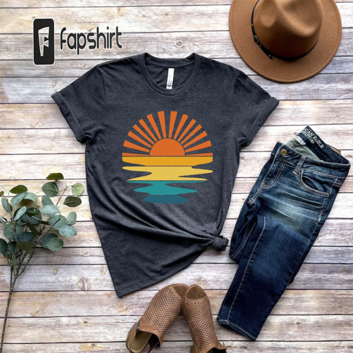 Retro Sunset Rays Wavy Shirt, Vintage Shirt, Retro Sunshine Shirt, Sun Rays Tee, Beachy Vibes Tee, Retro Summer Time , Sunset Tshirt