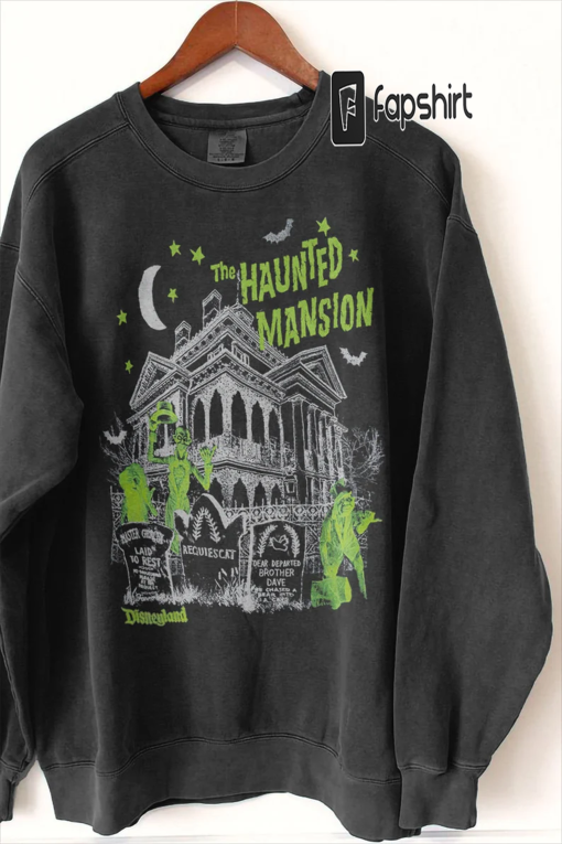 Disneyland the Haunted Mansion Tshirt, Halloween Shirt, Haunted Mansion Tee, Halloween Gifts, Retro Halloween Hoodie, Crewneck Sweatshirt