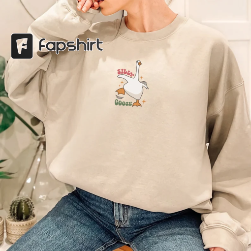 Silly Goose Sweatshirt, It’s Me I’m A Silly Goose Crewneck Sweatshirt, Goose Pullover, Funny Unisex Sweater, Gift for Her