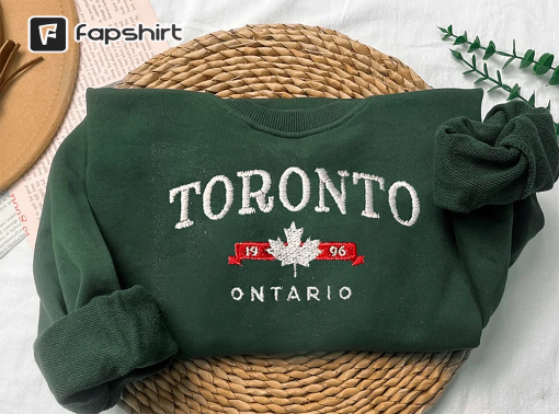 Toronto Canada Vintage sweatshirt, embroidered Ontario Crewneck, Toronto Sweater