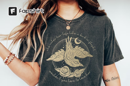 She Rules Her Life Like A Bird In Flight Rhiannon Stevie Nicks Inspired Gift Distressed Look Tee