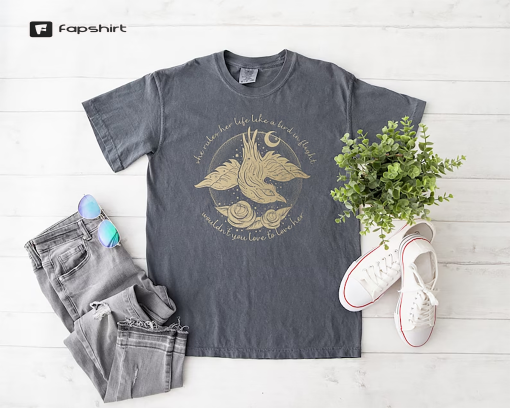 She Rules Her Life Like A Bird In Flight Rhiannon Stevie Nicks Inspired Gift Distressed Look Tee