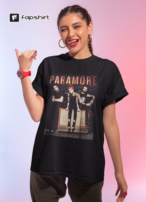 Vintage Para-mo-re Classic Shirt, 2023 Paramore Tour Tshirt, Live in Concert Unisex Shirt, gift for her, Gift for Him