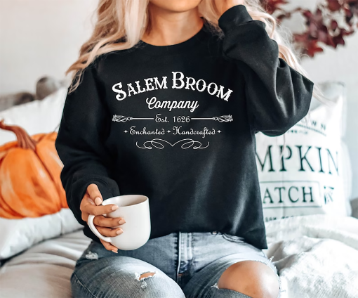 Salem Massachusetts Sweatshirt, Salem Broom Company, Hocus Pocus Shirt, Sanderson Witches Sweatshirt, Retro Halloween Shirt, Fall Shirt