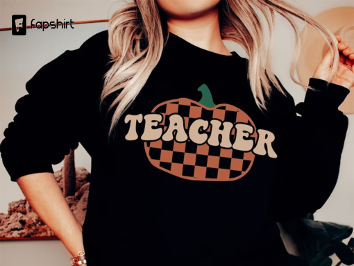 retro spooky Teacher Shirt, Cute Spooky Teacher Sweatshirt, Retro Teacher Halloween Sweatshirt, Fall Teacher Shirt, Back To School