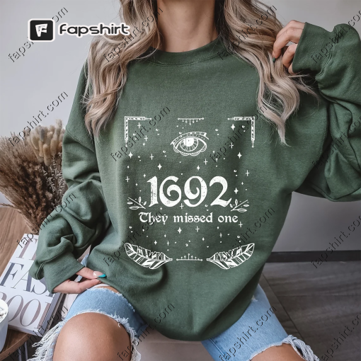 Vintage Salem 1692 They Missed One Sweatshirt, Retro Salem Massachusetts Halloween Crewneck, Gothic Witch Shirt