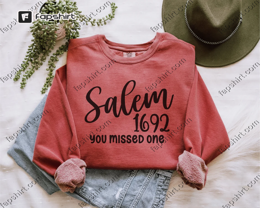 Salem Comfort Colors Sweatshirt, Halloween Sweatshirt, Salem Witch Shirt 1692, Salem Massachusetts Sweater, Halloween Girls Trip, Fall Shirt