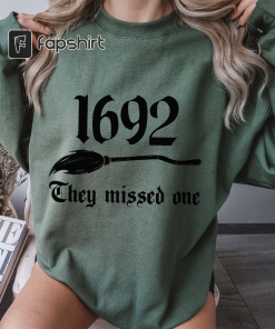 Vintage Salem 1692 They Missed One Sweatshirt,…