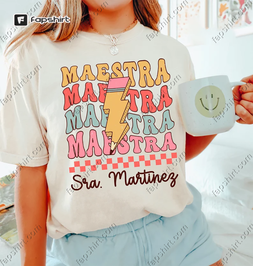 Maestra Shirt, Retro Maestra Shirt, Personalized Maestra Shirt, Spanish Teacher Sweatshirt, Bilingual Teacher, Dual Language, Maestra Gift