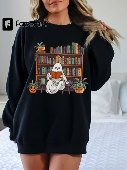 Witchy Gifts for Book Lover Cottagecore Pumpkin Witch Sweatshirt Bookworm Back To School Reading Fall Sweater Present Bookworm Aunt Birthday