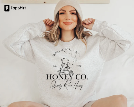 Vintage Hundred Acre Woods Honey Co Sweatshirt,Retro Winnie The P.ooh est 1926 Pullover Crewneck, Walt D.isney World, Classic P.ooh Bear Shirt